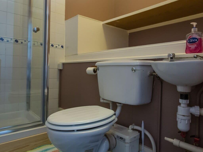 Bathroom 4, The Keyberry Hotel, Devon