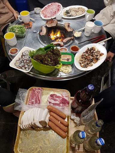 Food & Drinks