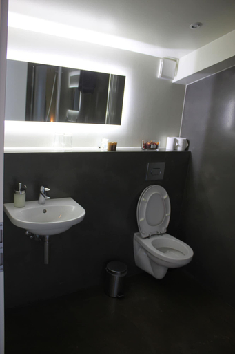 Bathroom 5, Fljotsbakki Farm Hotel, Ljósavatnshreppur