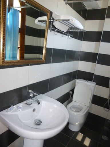 Bathroom 4, Monte Cristo Hotel with Rooftop Pool, Sarandës