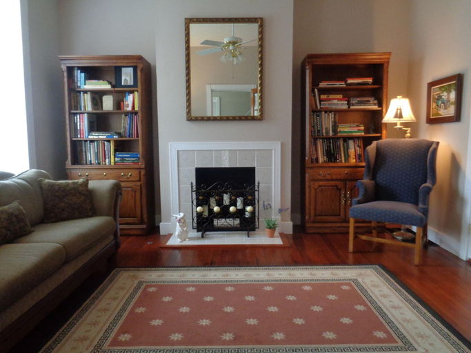 Public Area 3, Wampler House, Monroe