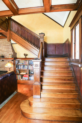 Public Area 2, Iron Horse Inn, Hood
