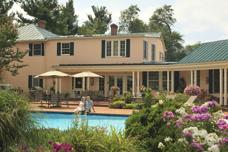 Sport & Beauty 2, L'Auberge Provencale Inn & Restaurant, Clarke