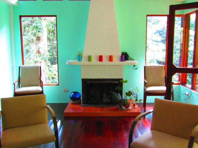Public Area 3, Agua Inn, Tilarán