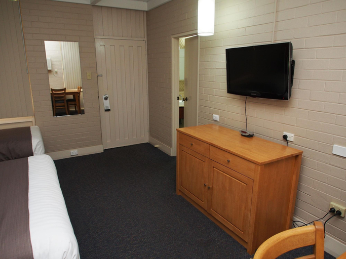Bathroom 4, Dongara Hotel Motel, Irwin