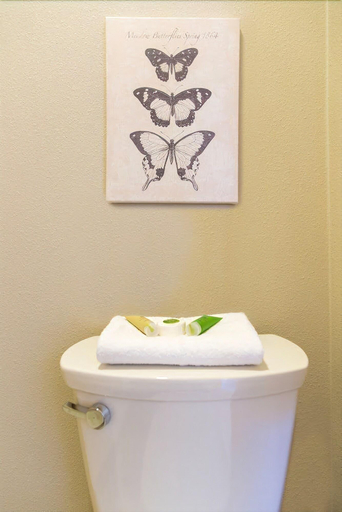 Bathroom 5, Inn at Temescal, Alameda