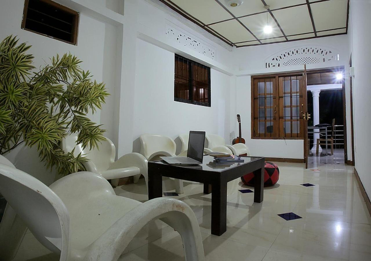Public Area, Aura City Hostel, N. Palatha East