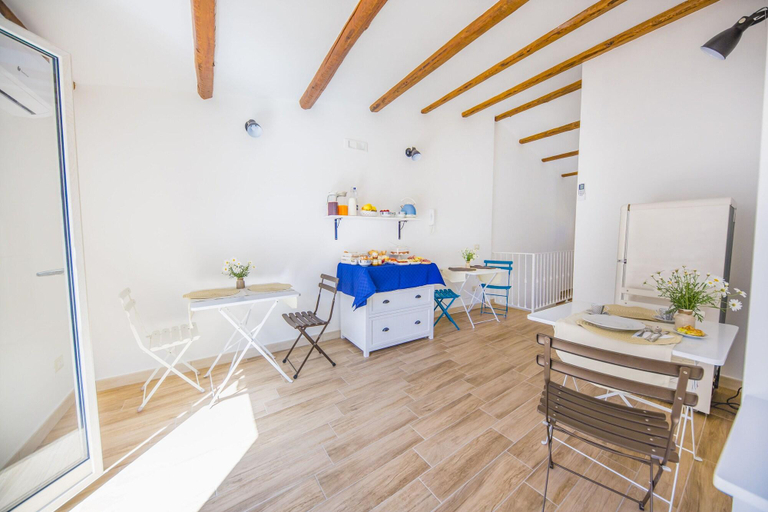 Bedroom 4, Dafni e Naide, Palermo