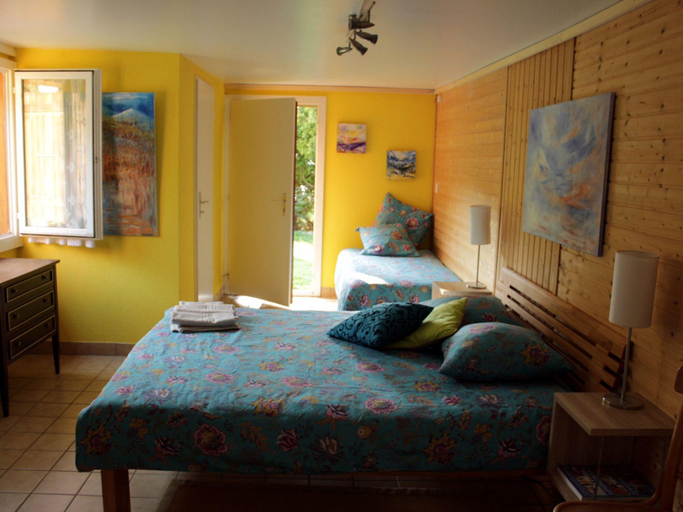 Bedroom 2, Domaine Bellevie BnB, Hérens