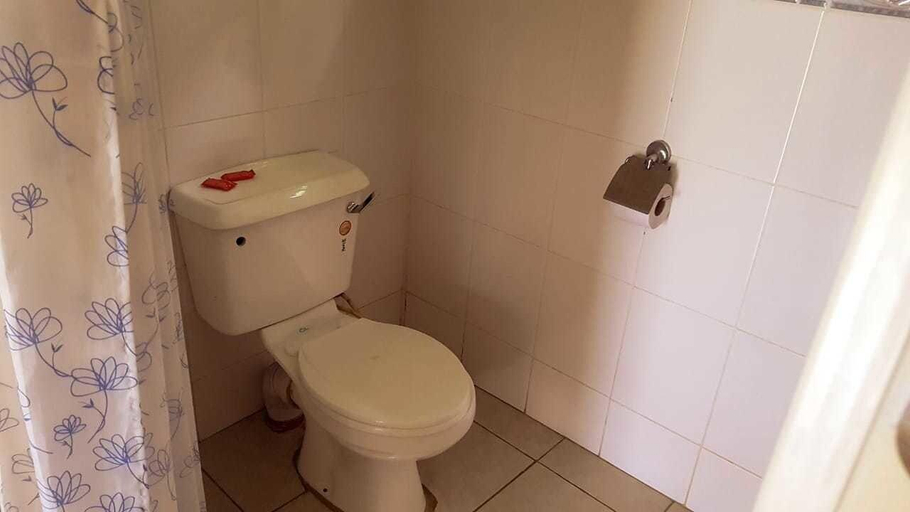 Bathroom 4, Hippo Safaris Resort, Naivasha