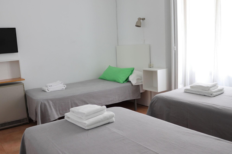 Bedroom 3, Hostal La Zona, Madrid
