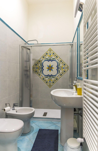 Bathroom 5, B&B Le Marinelle, Salerno