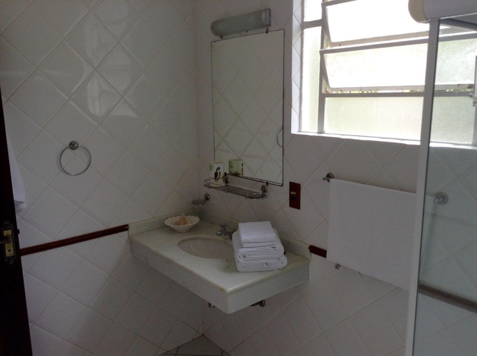 Bathroom 5, Ninho Da Arara, Petrópolis