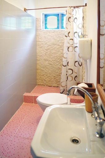 Bathroom 4, Kimte Beach Lodge, Kusini