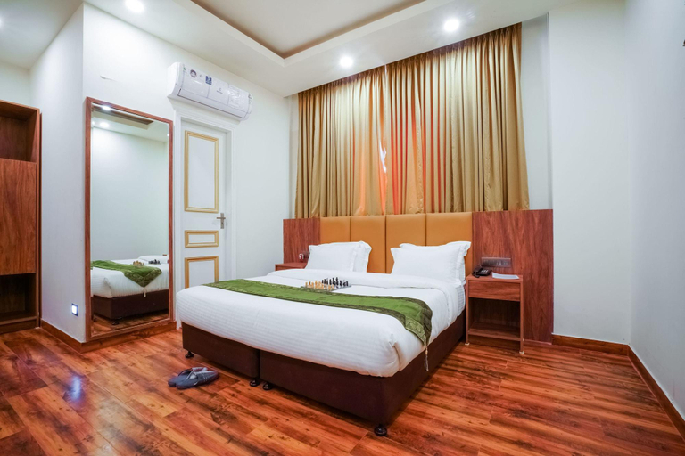 Bedroom 1, All Heavens Gold, Delhi