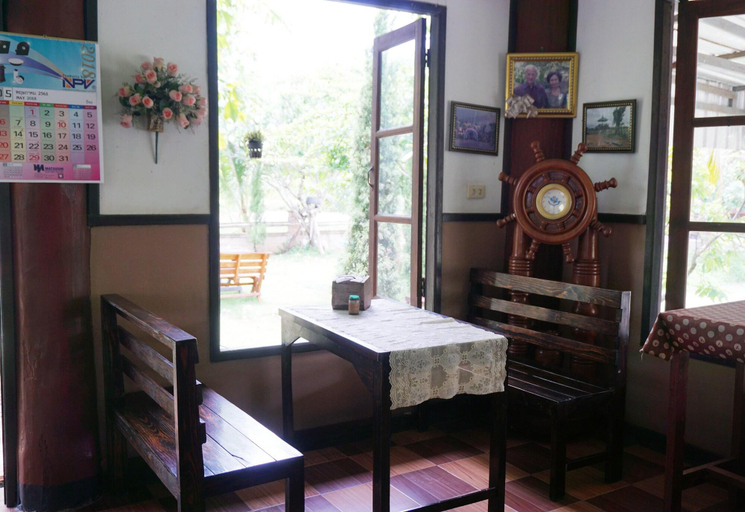 Public Area, Panichat Resort, Muang Lampang