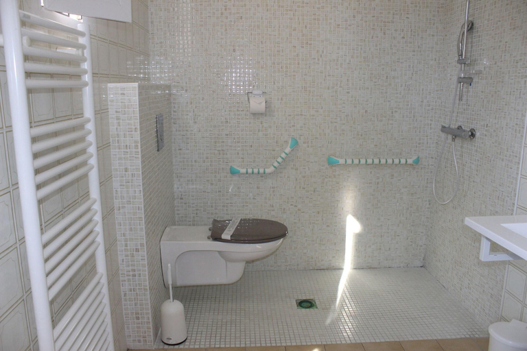 Bathroom 4, Le Héron Cendré, Charente-Maritime