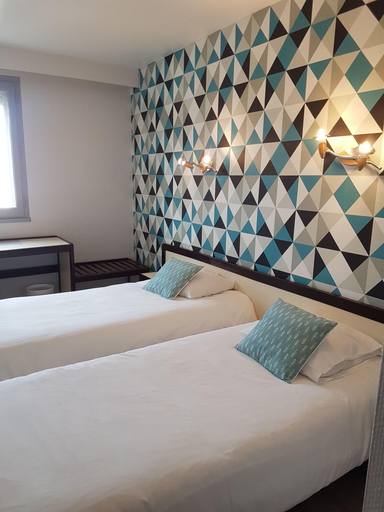 Bedroom 4, Hotel Nestor, Drôme