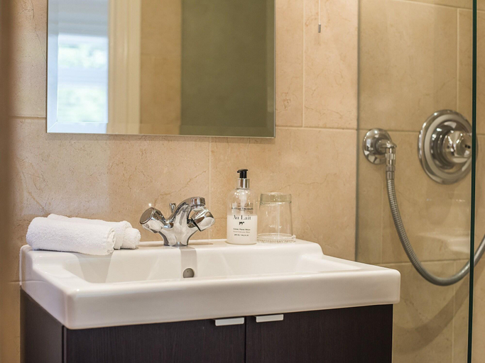 Bathroom 5, Knole B&B, Kent