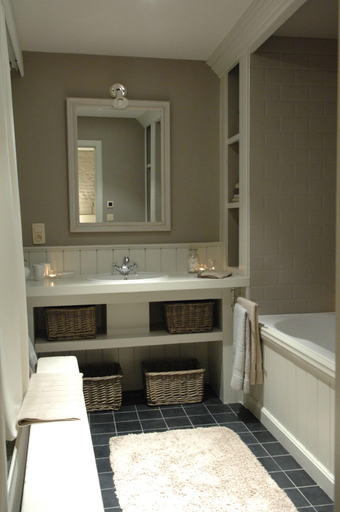 Bathroom 4, De Waterzooi Suites, Oost-Vlaanderen