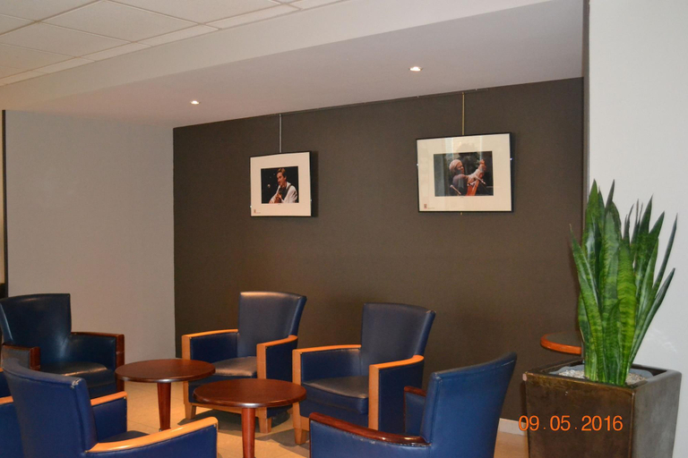 Public Area, Ibis Styles Lille Neuville-en-Ferrain, Nord