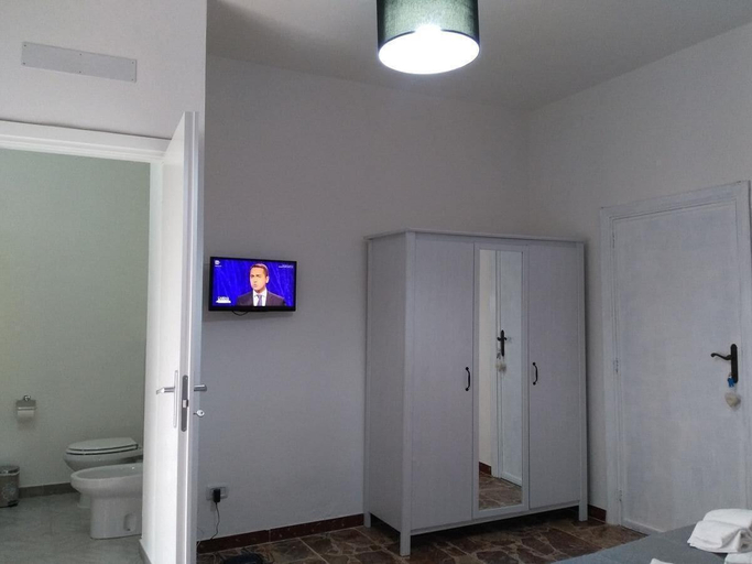 Bathroom 4, PORRINO Guest House - Affittacamere, Sassari