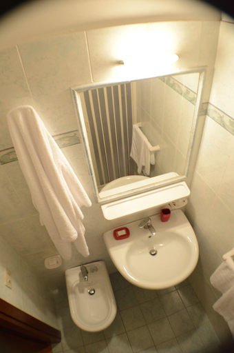 Bathroom 3, L'Incanto Guest House, Rome