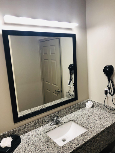Bathroom 4, Catoosa Inn & Suites, Wagoner