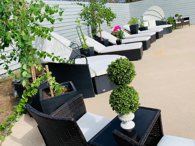 Public Area 2, Stratus Suites - Boutique Hotel, Bell
