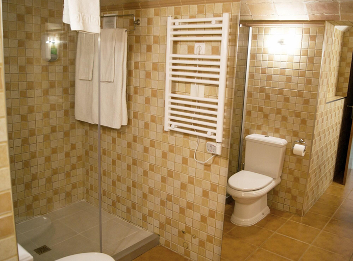 Bathroom 4, Hotel Llar De Capitans, Barcelona