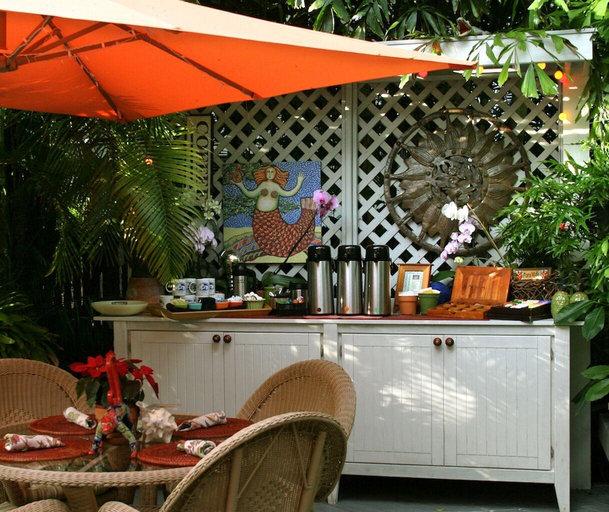 Public Area, The Mermaid & Alligator, Monroe