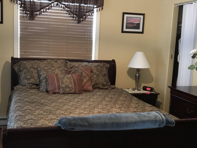 Public Area 2, Whitsha Inn B&B, Division No. 8