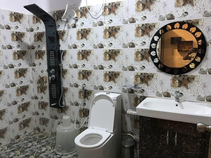Bathroom 4, Nest Inn Hotel, Bangalore