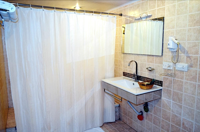 Bathroom 4, The Hotel Jamayca, Bangalore