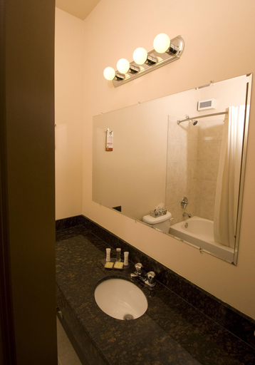 Bathroom 4, Lone Star Hotel, Division No. 16