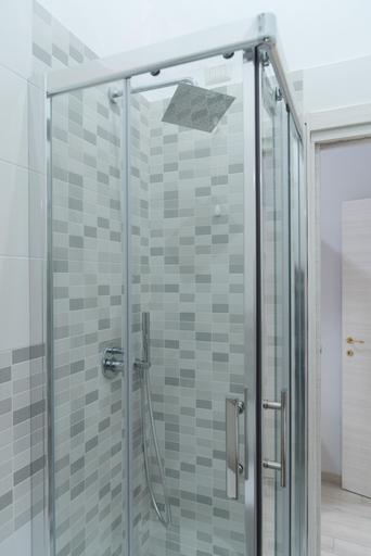 Bathroom 2, Essential Suite B&B Botanic, Napoli