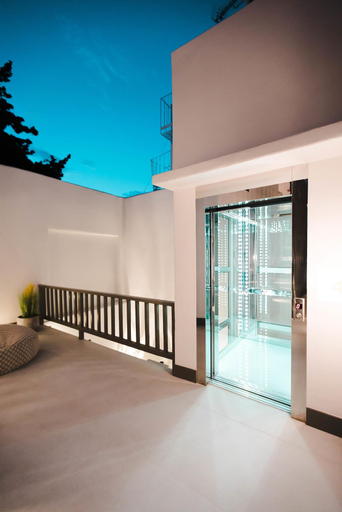 Public Area 2, Sandom, South Aegean