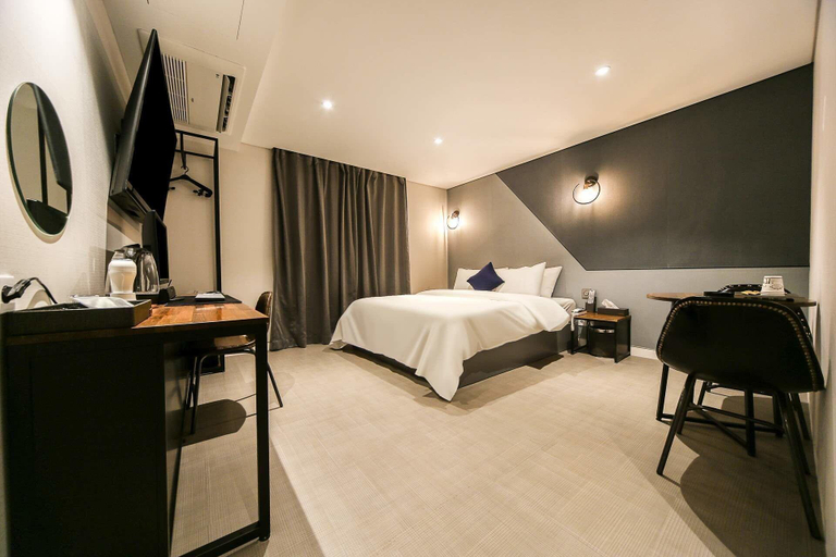 Bedroom 3, Uijeongbu Hotel U, Yangju