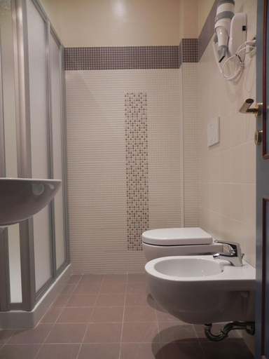 Bathroom 4, Hotel La Grotta