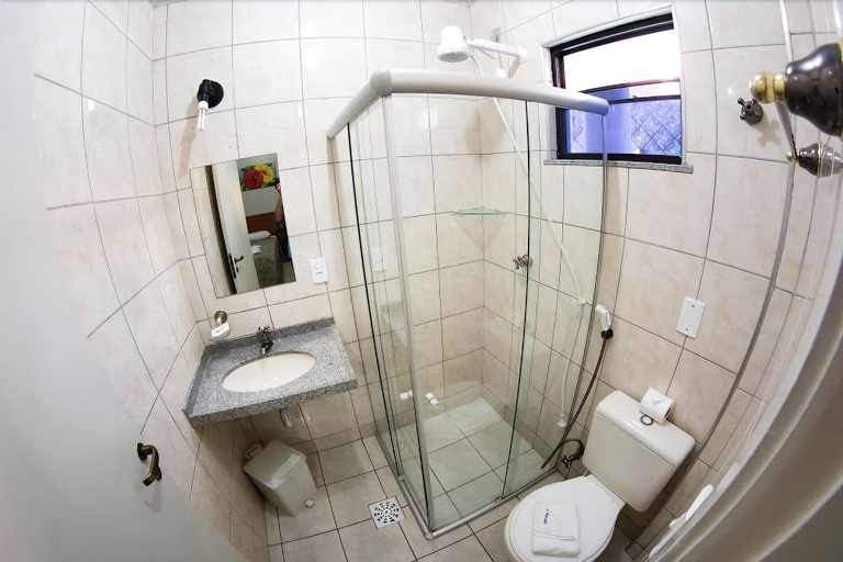 Bathroom 4, Hotel Poyares, Fortaleza