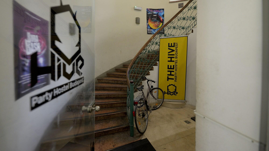 Public Area 3, The Hive Party Hostel, Budapesti