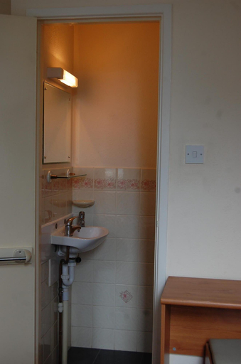 Bathroom 3, Weatherbury Hotel, Dorset