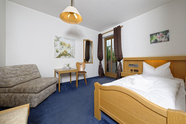 Bedroom 2, Das Gästehaus Unt' am See, Rosenheim