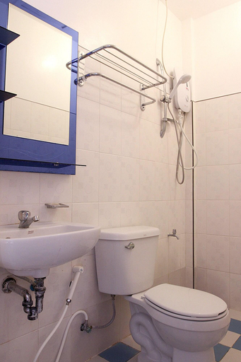 Bathroom 5, Flower Garden Hostel, Puerto Princesa City