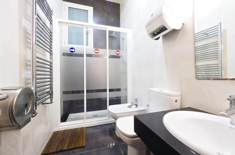 Bathroom 4, Pensión Peiró, Barcelona