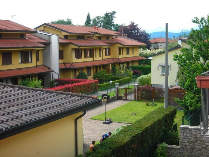 Exterior & Views 2, LA FOLAGA b&b, Varese