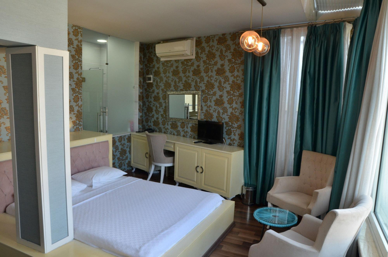 Bedroom 4, Miller Hotel, Beyoğlu