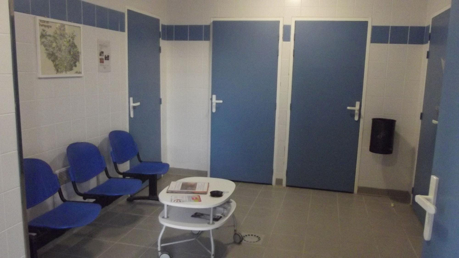 Bathroom, La Colline aux Fustes, Aube