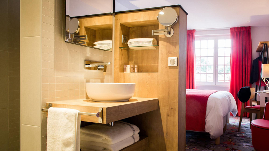 Bathroom 5, Hôtel Berria, Pyrénées-Atlantiques