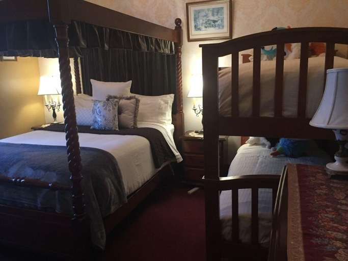 Bedroom 3, The Grand On Macfie, Devonport